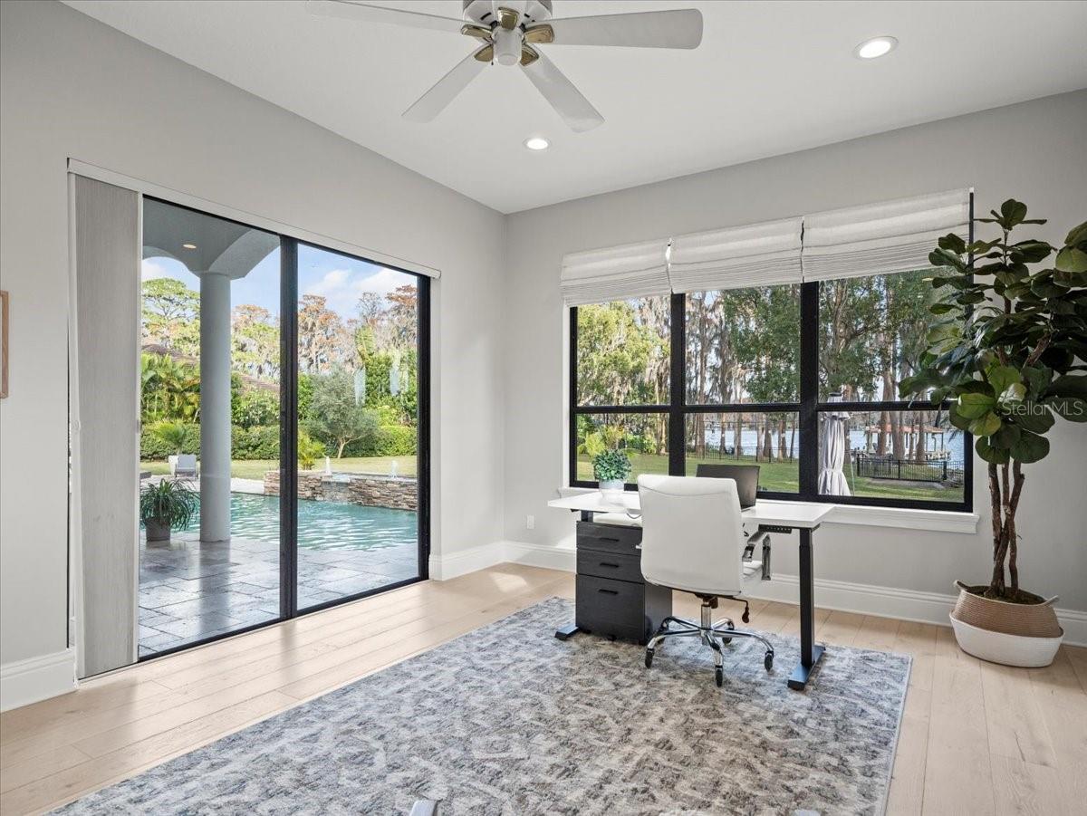 LAKESIDE POINT - Residential