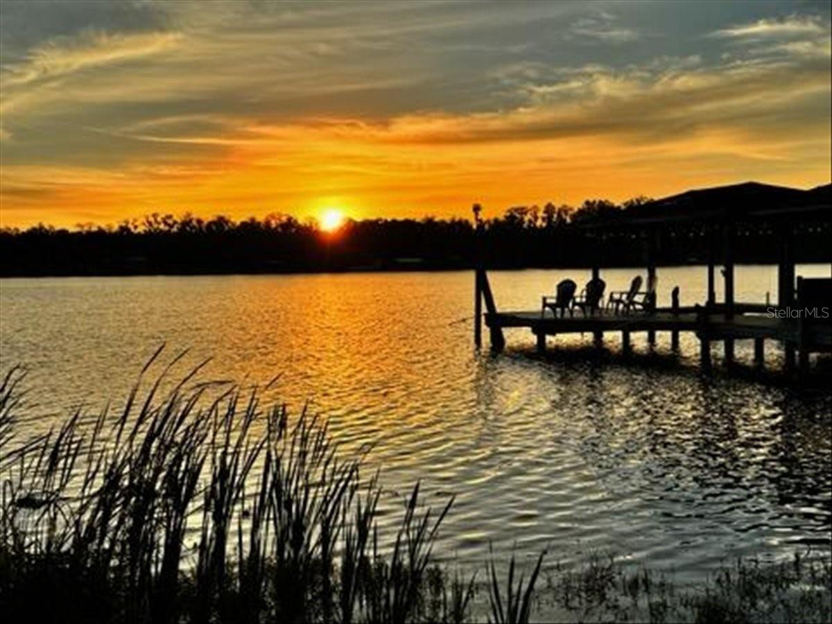 LAKESIDE POINT - Residential