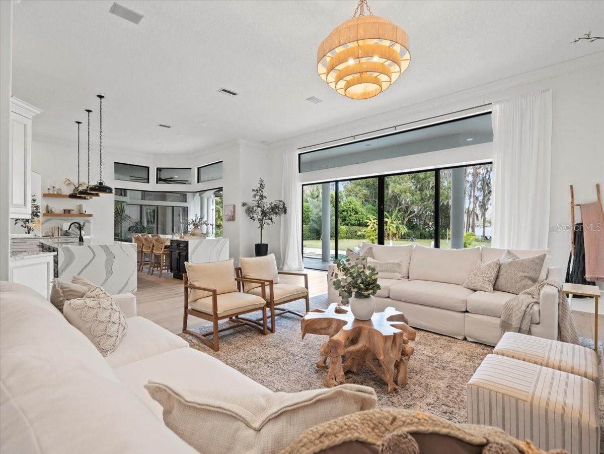 LAKESIDE POINT - Residential