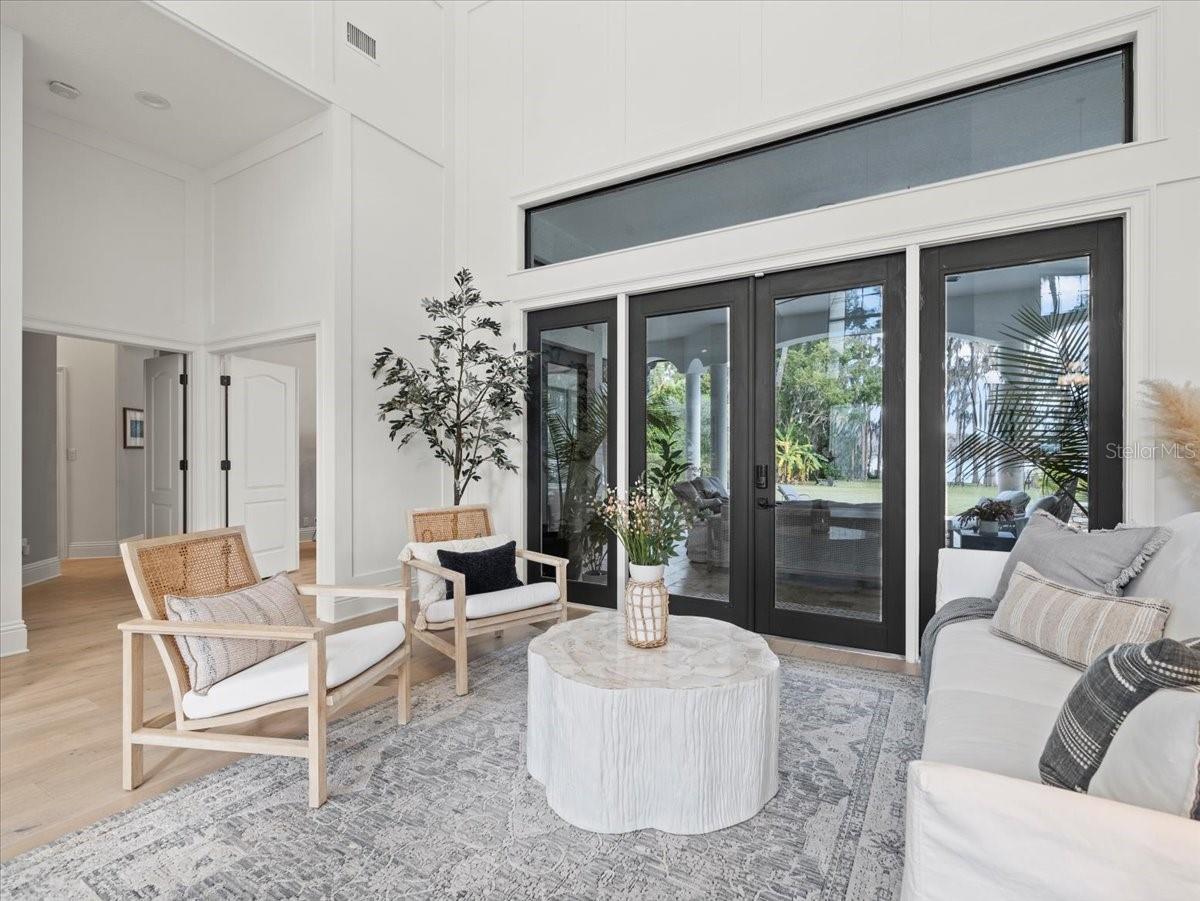 LAKESIDE POINT - Residential