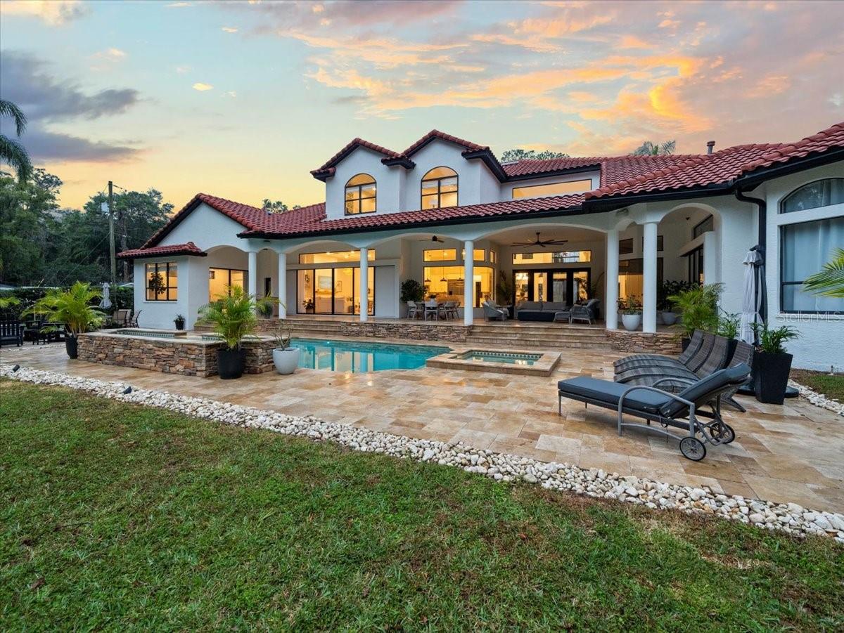 LAKESIDE POINT - Residential