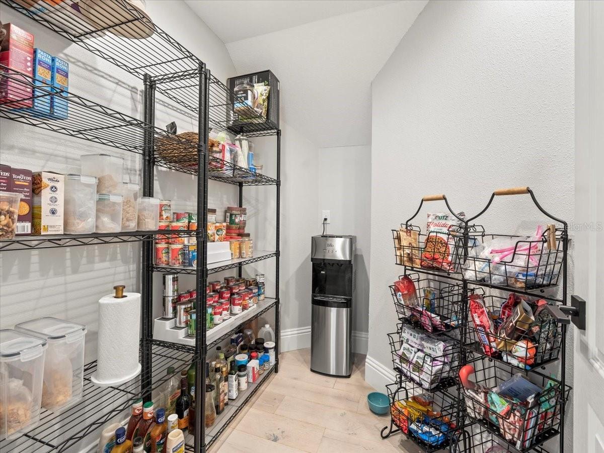 LAKESIDE POINT - Residential