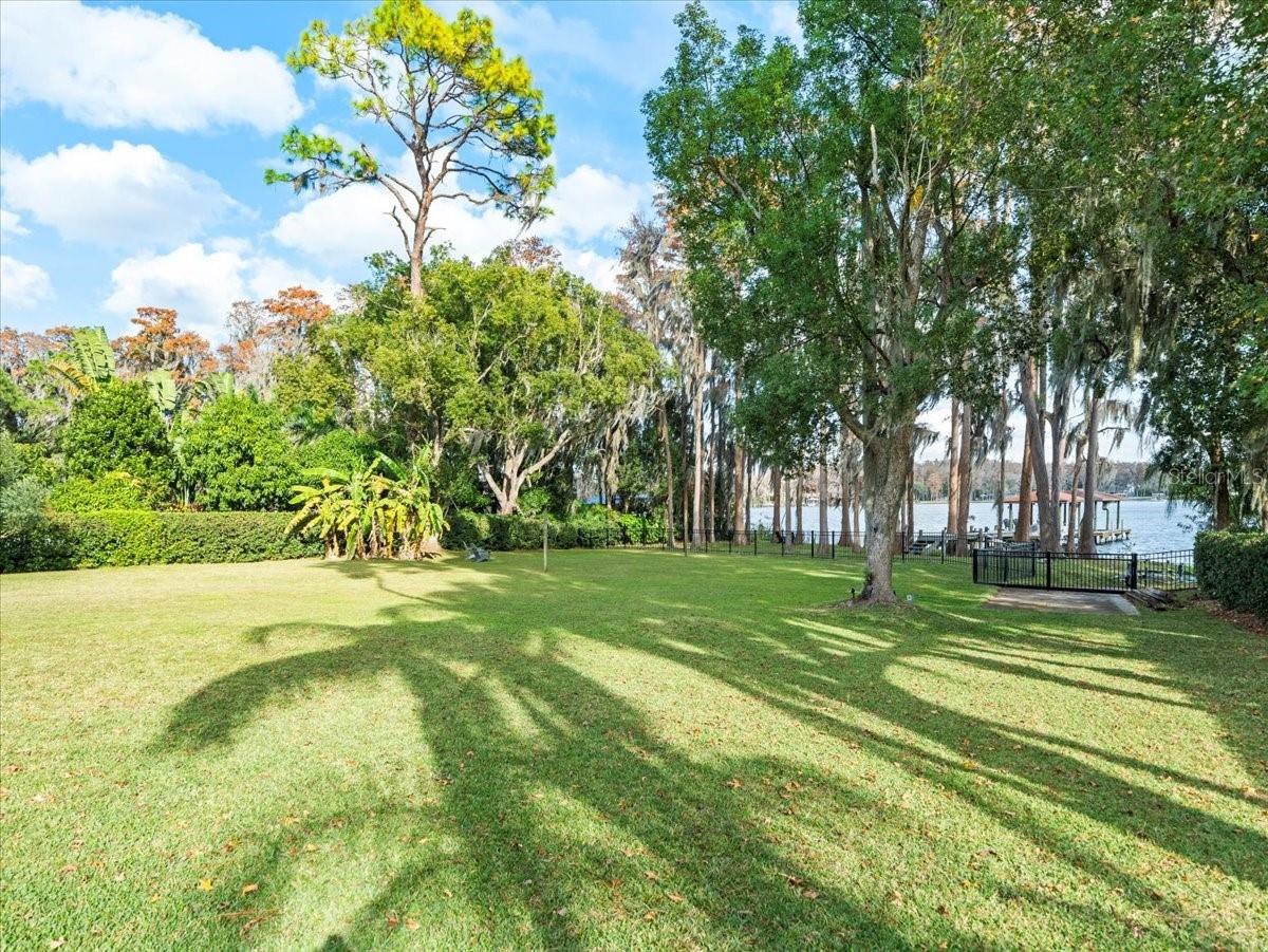 LAKESIDE POINT - Residential