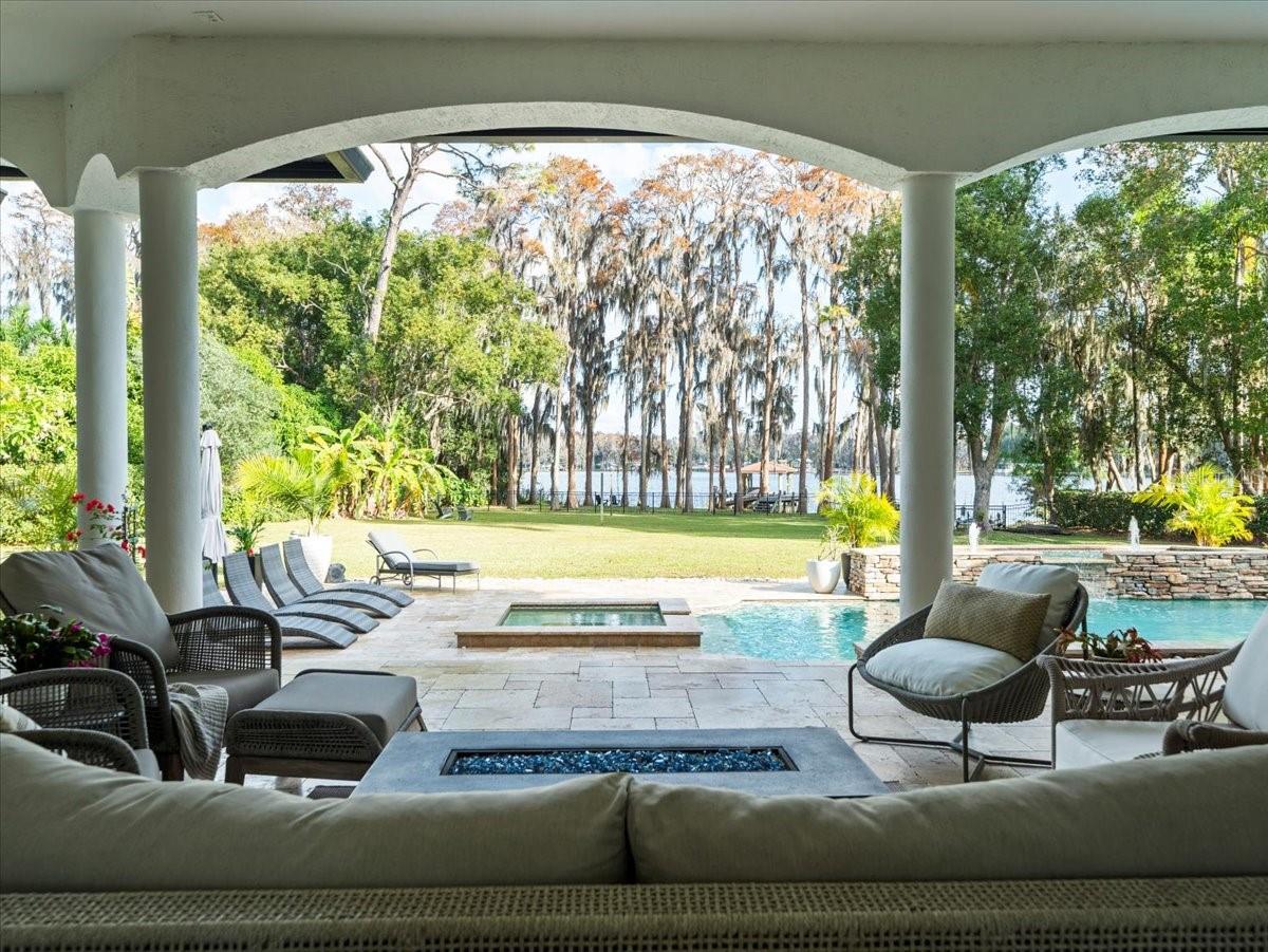 LAKESIDE POINT - Residential