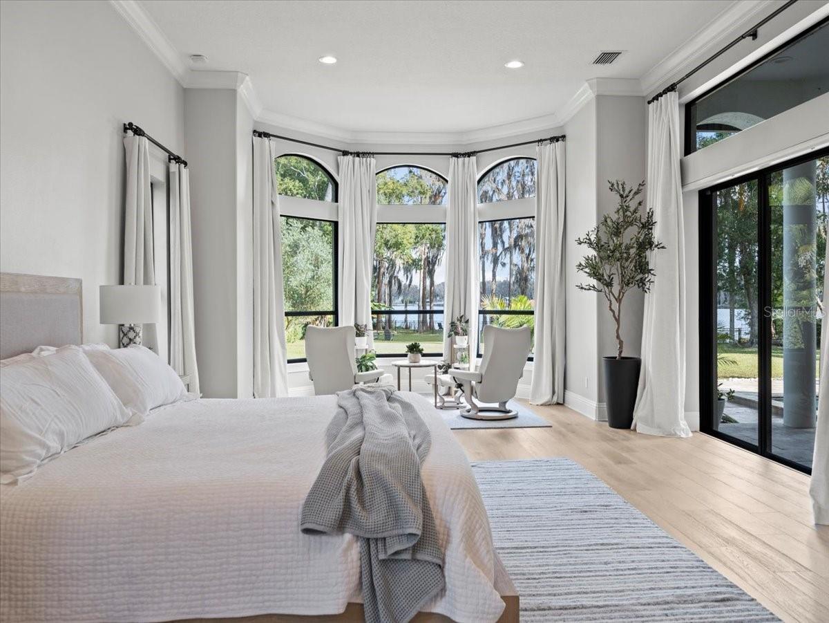 LAKESIDE POINT - Residential