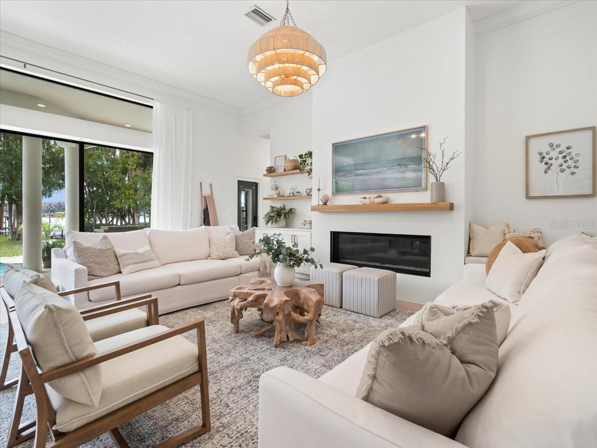 LAKESIDE POINT - Residential