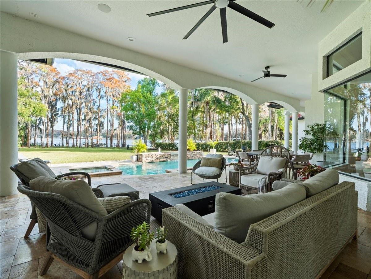 LAKESIDE POINT - Residential