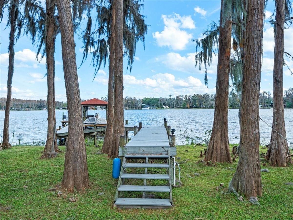 LAKESIDE POINT - Residential