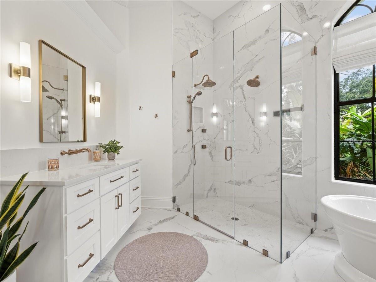 LAKESIDE POINT - Residential