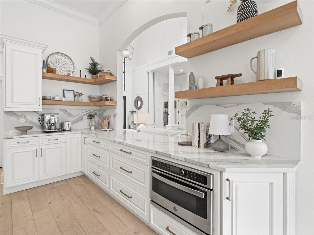 LAKESIDE POINT - Residential