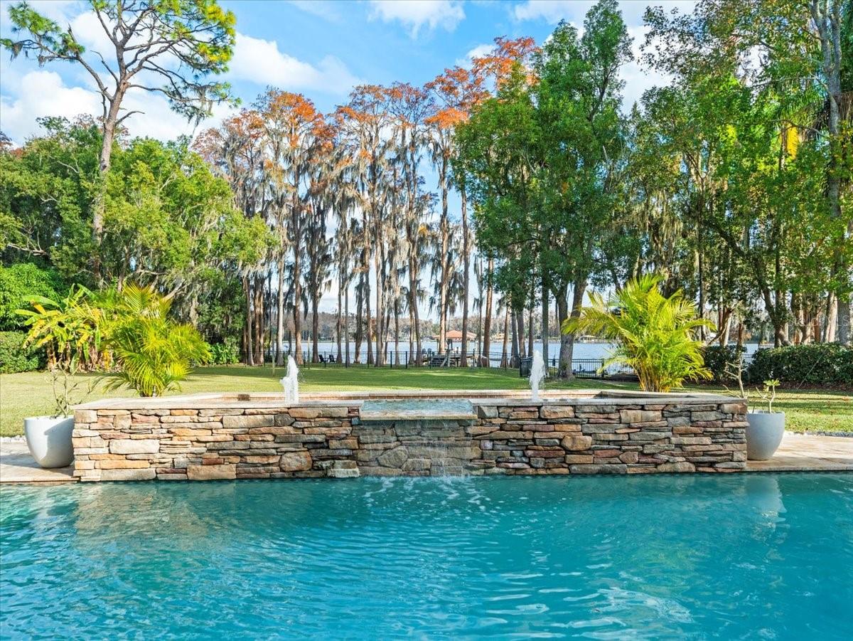 LAKESIDE POINT - Residential