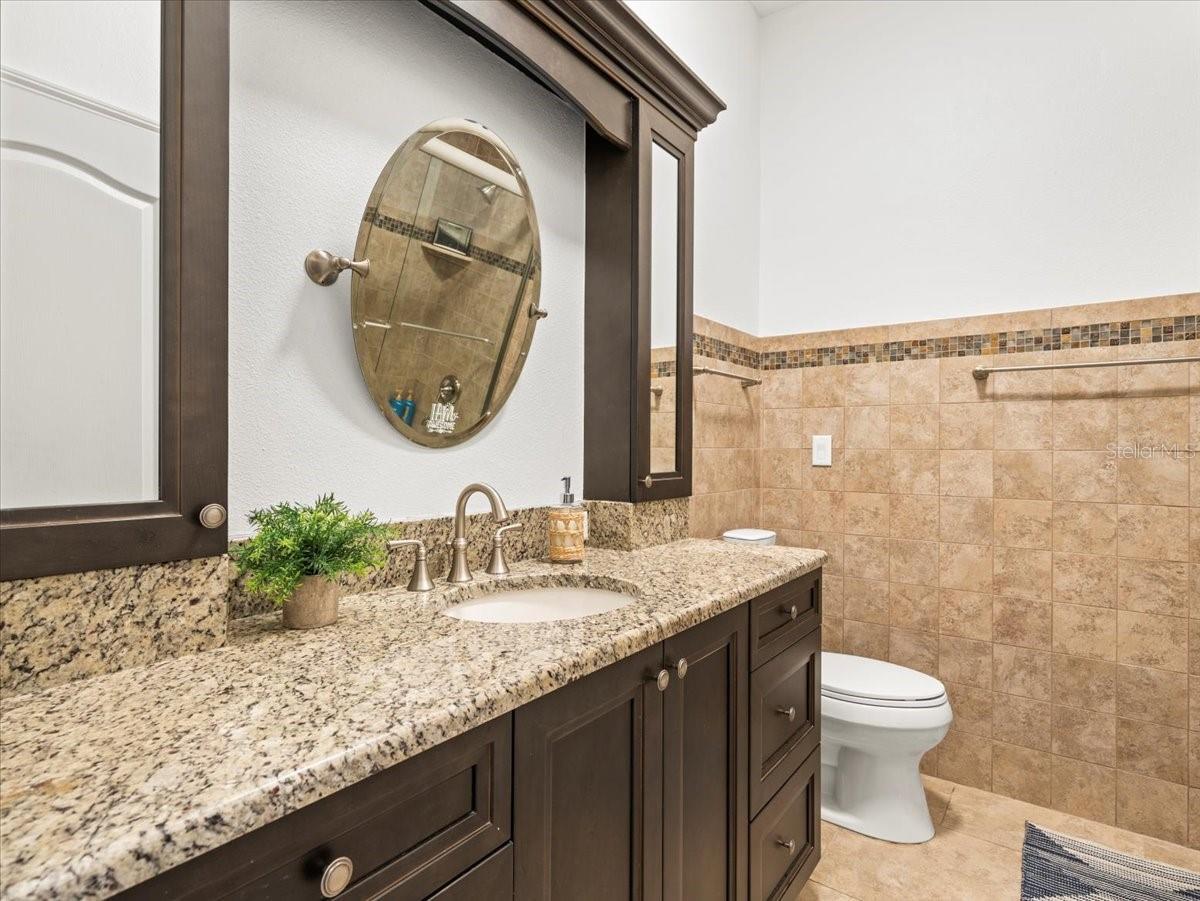 LAKESIDE POINT - Residential