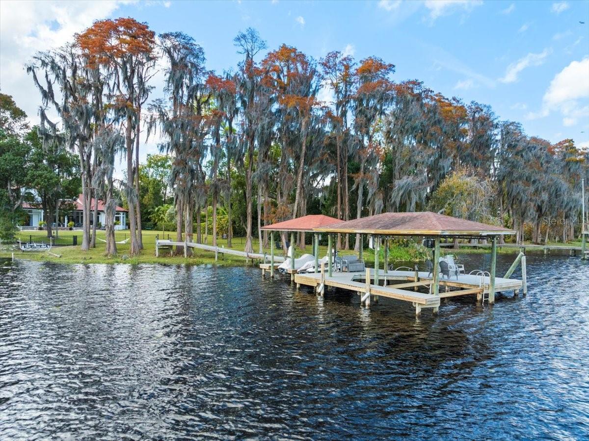 LAKESIDE POINT - Residential