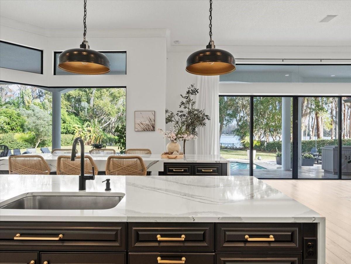 LAKESIDE POINT - Residential