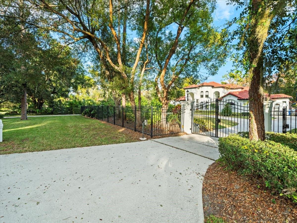 LAKESIDE POINT - Residential