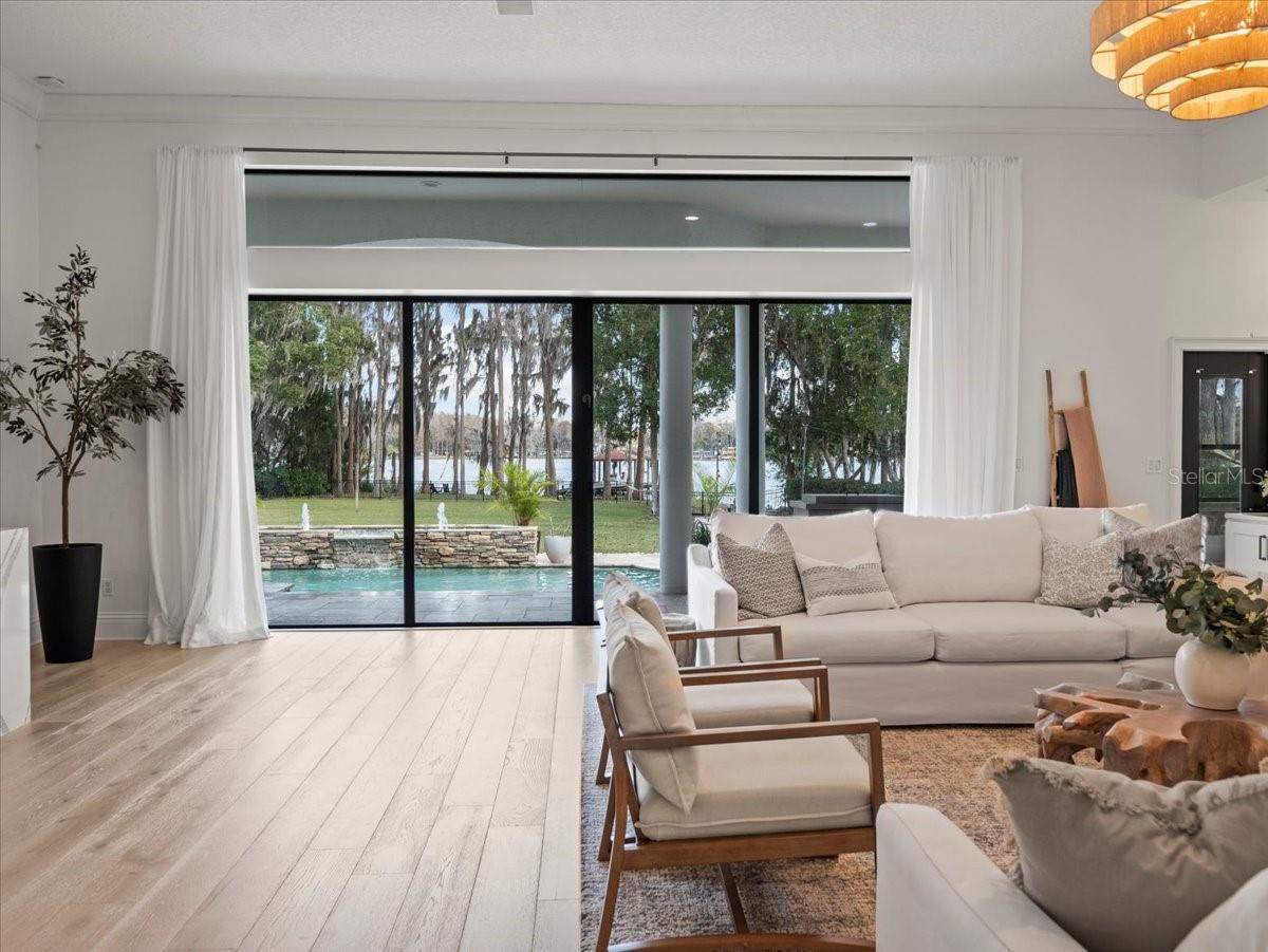 LAKESIDE POINT - Residential