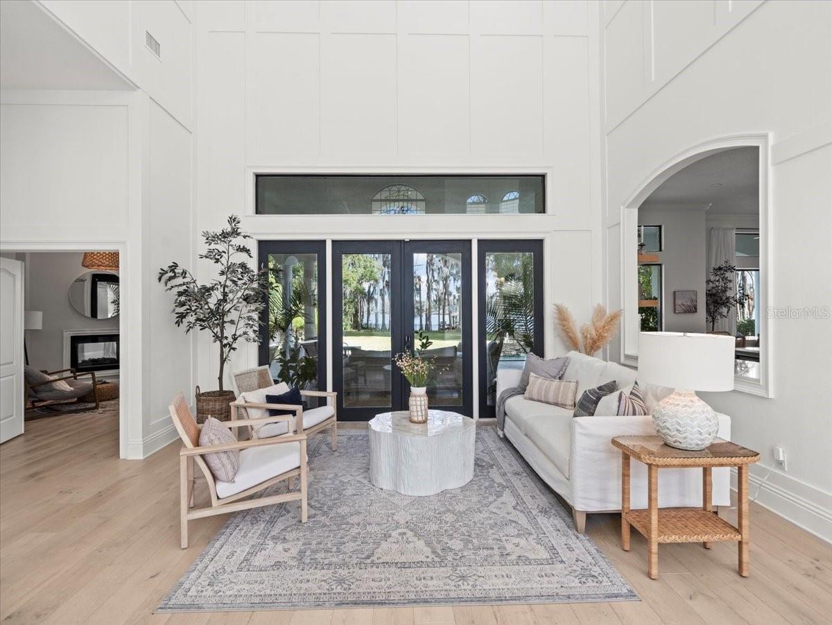 LAKESIDE POINT - Residential