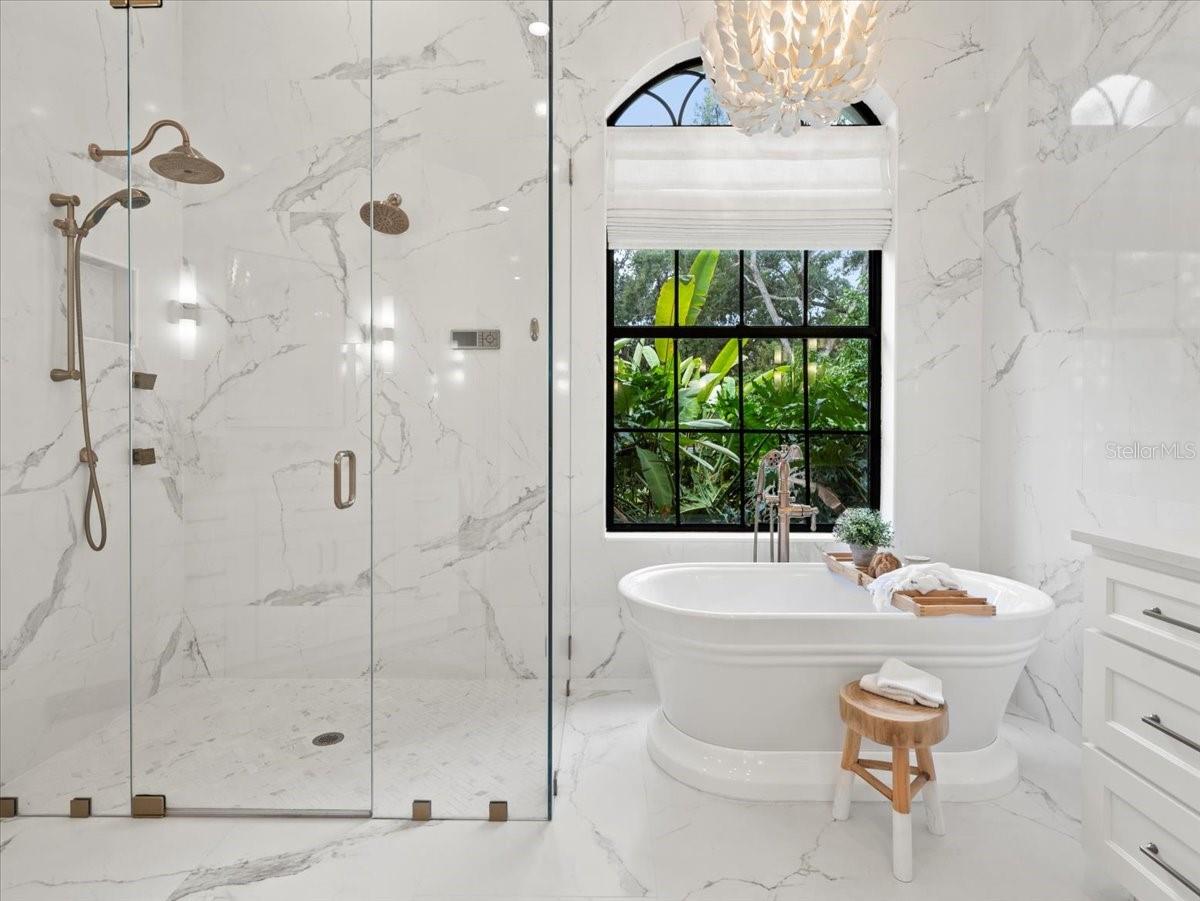 LAKESIDE POINT - Residential