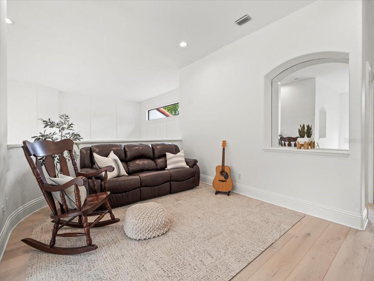 LAKESIDE POINT - Residential