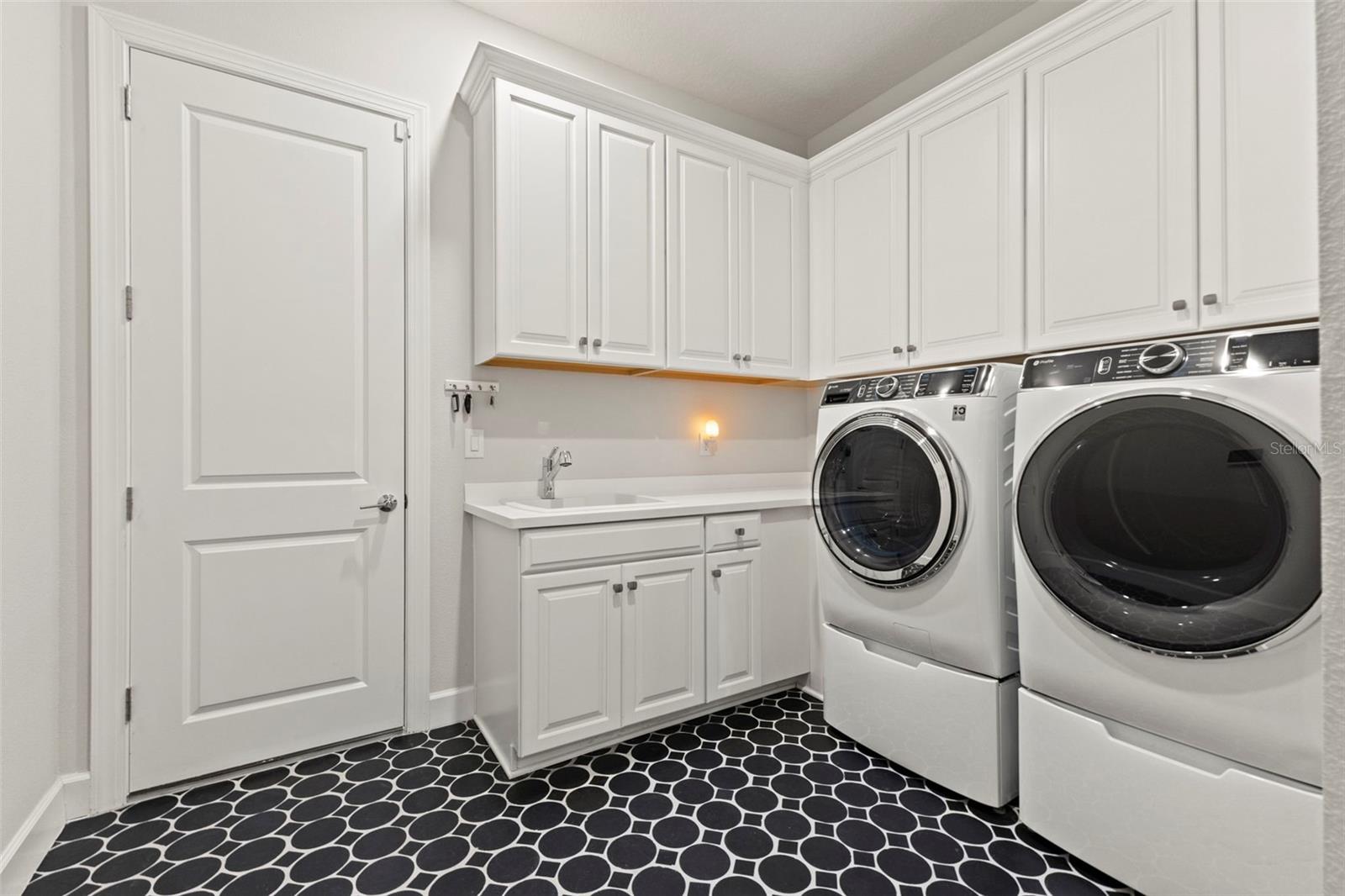 AZARIO ESPLANADE PH VI SUBPH A & B - Residential