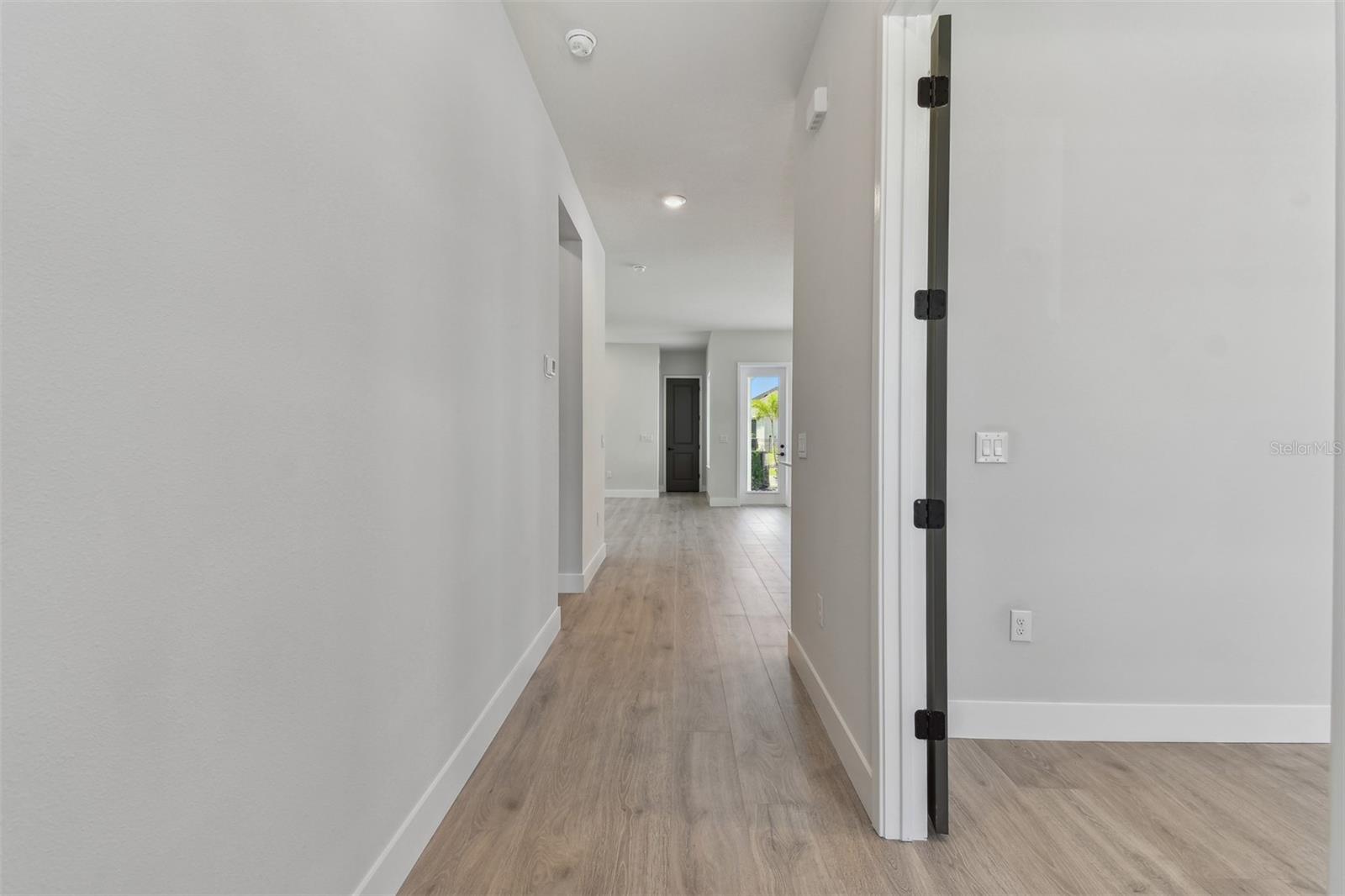 EMERALD LANDING AT WATERSIDE - Residential