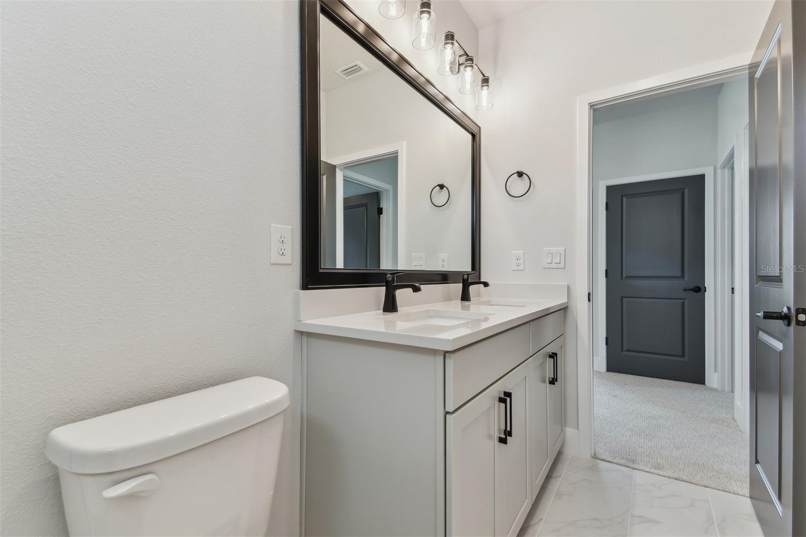 EMERALD LANDING AT WATERSIDE - Residential