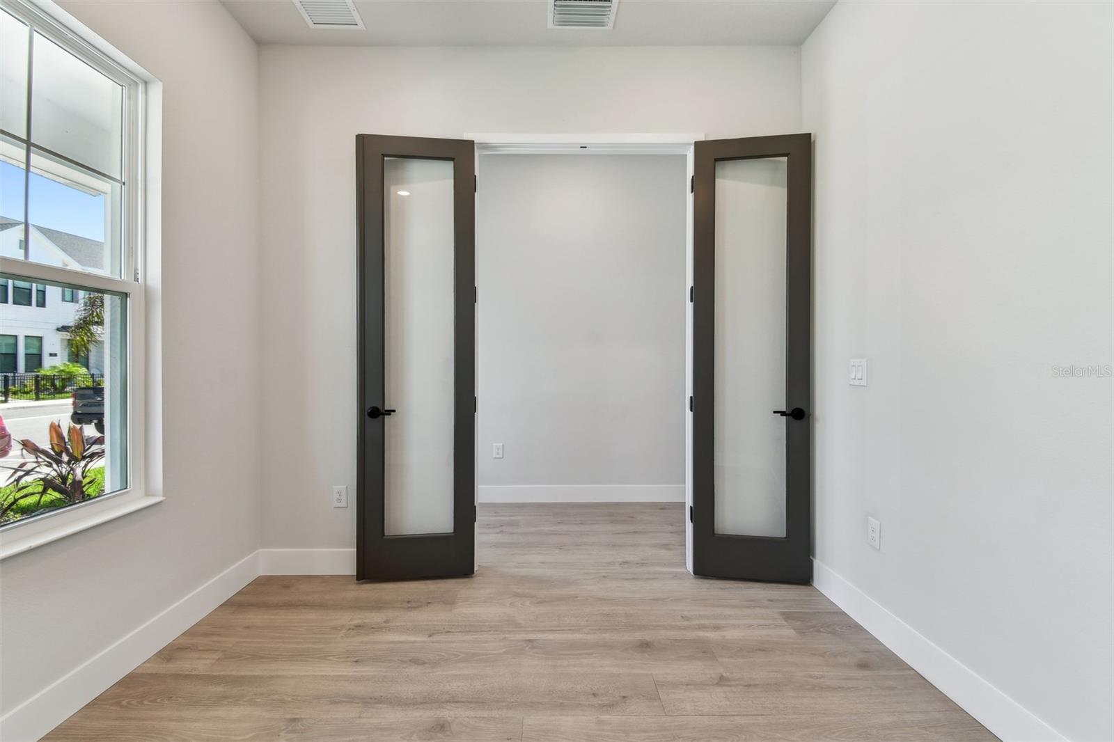EMERALD LANDING AT WATERSIDE - Residential