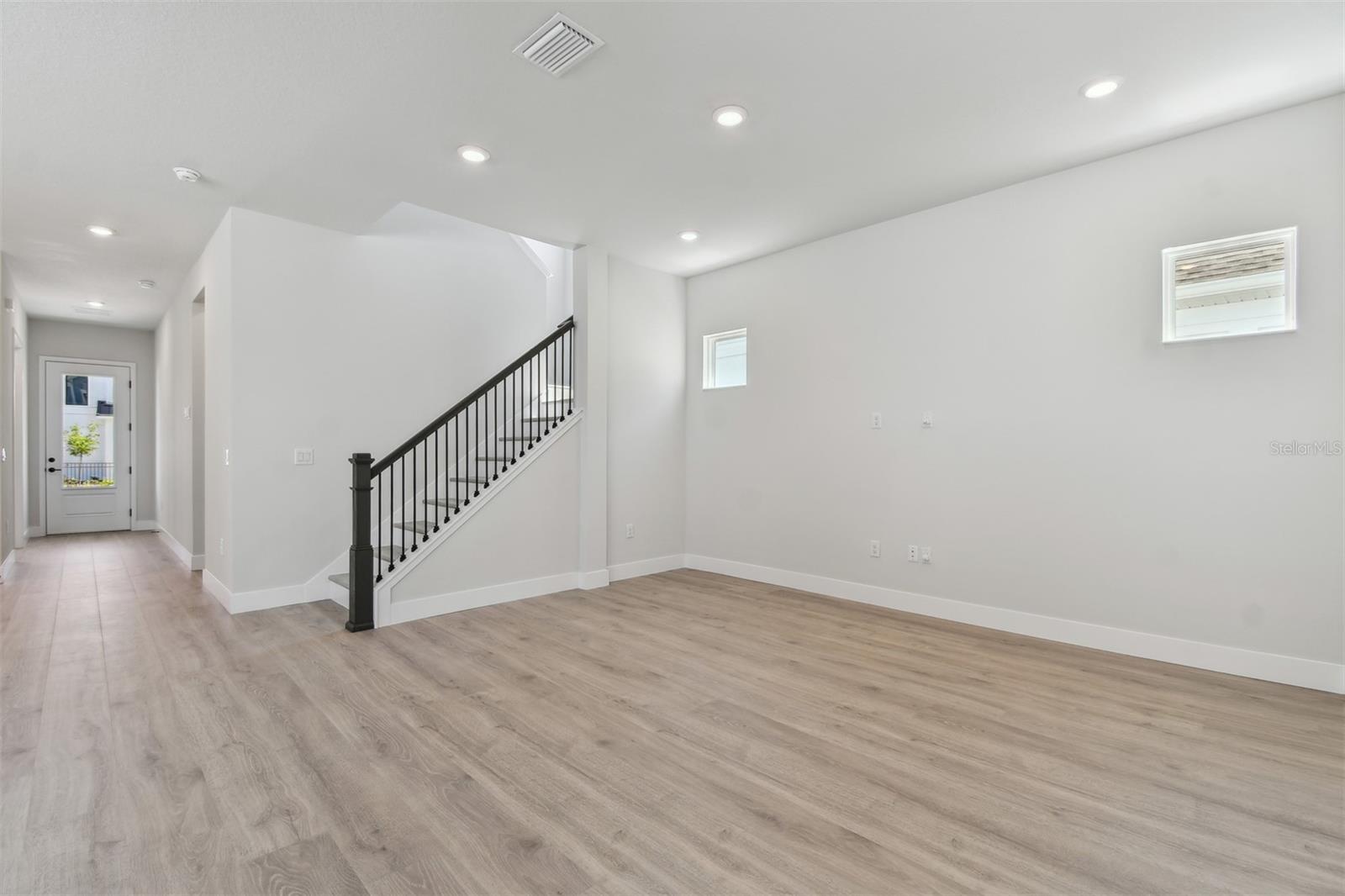 EMERALD LANDING AT WATERSIDE - Residential