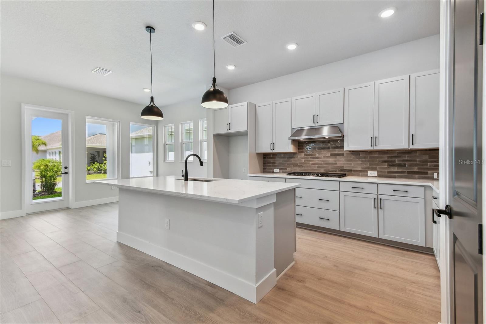 EMERALD LANDING AT WATERSIDE - Residential