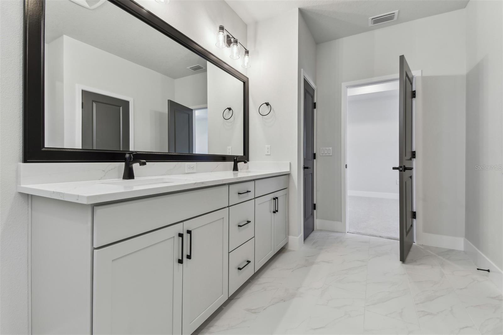 EMERALD LANDING AT WATERSIDE - Residential