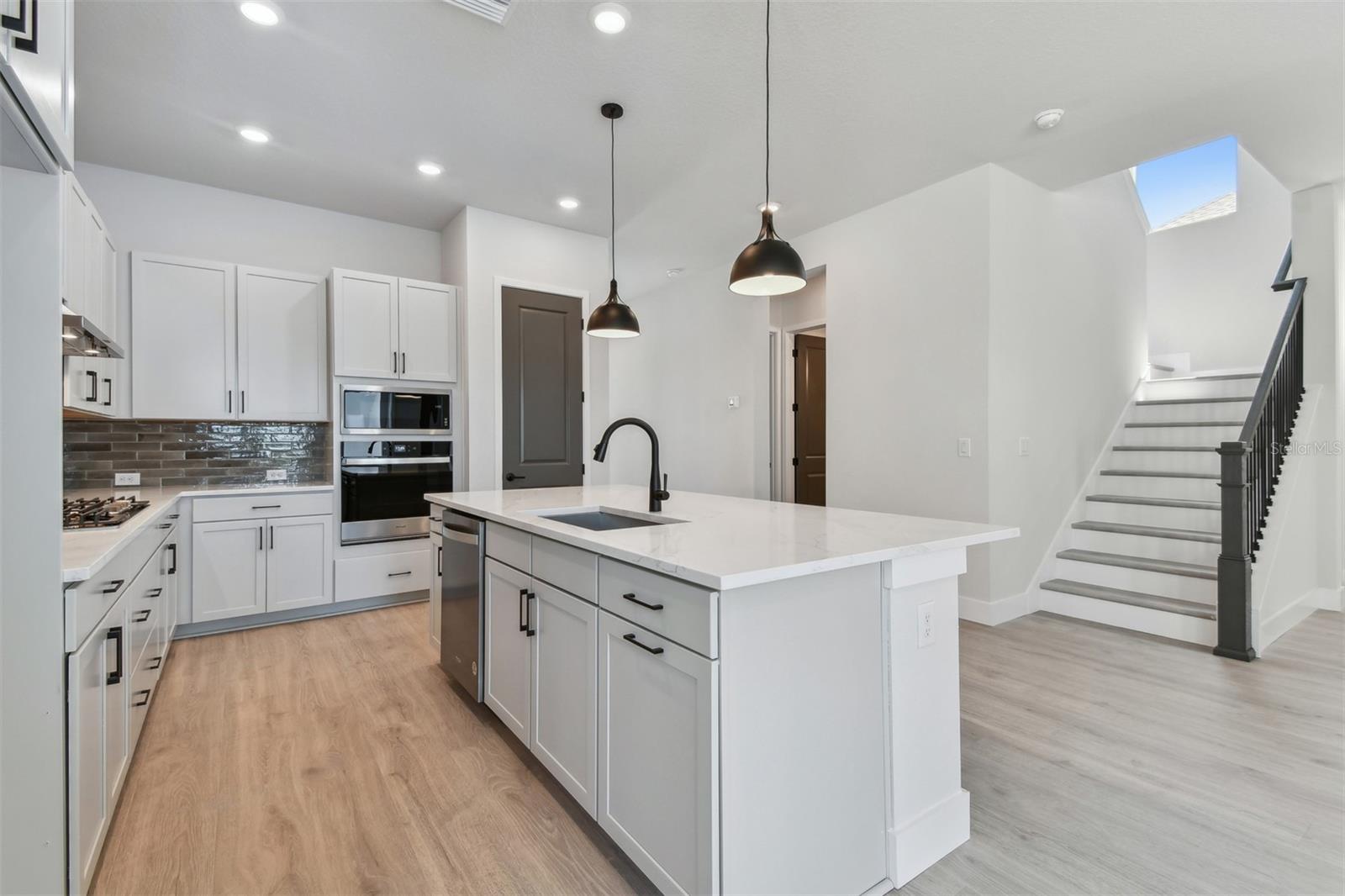 EMERALD LANDING AT WATERSIDE - Residential