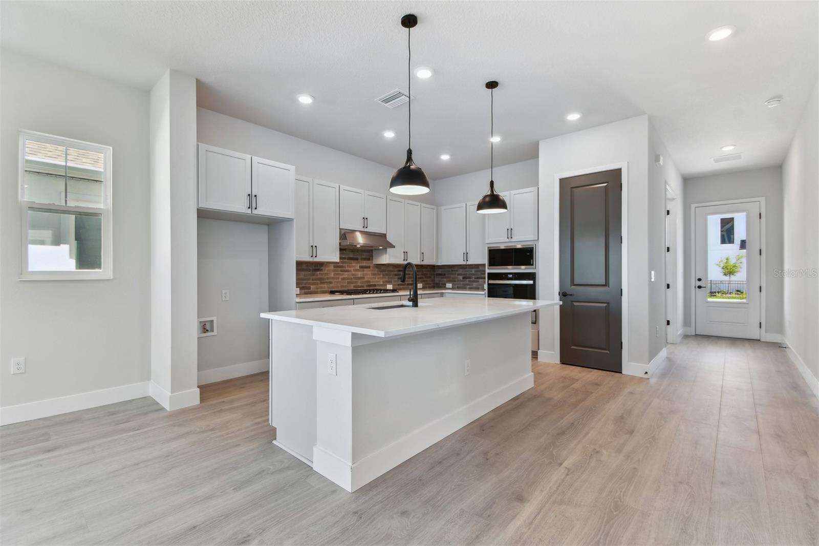 EMERALD LANDING AT WATERSIDE - Residential