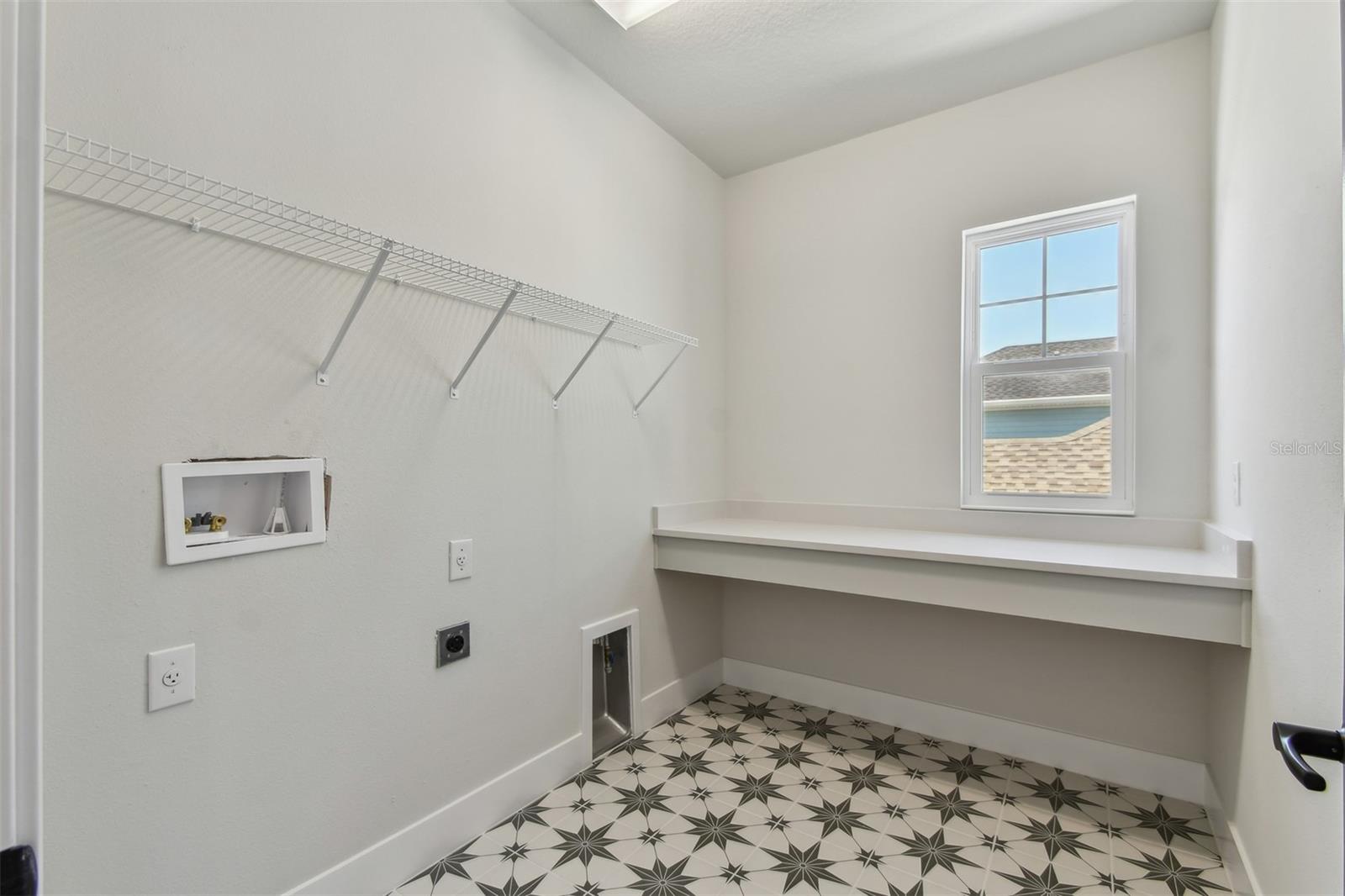 EMERALD LANDING AT WATERSIDE - Residential