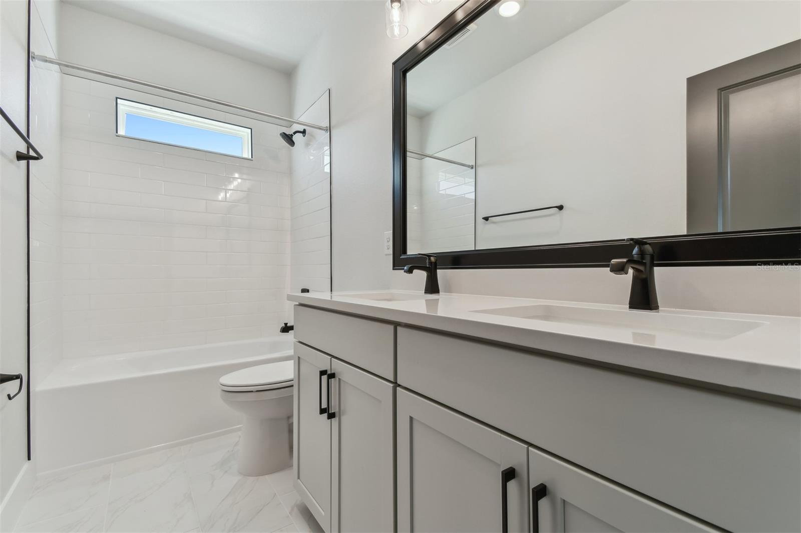 EMERALD LANDING AT WATERSIDE - Residential