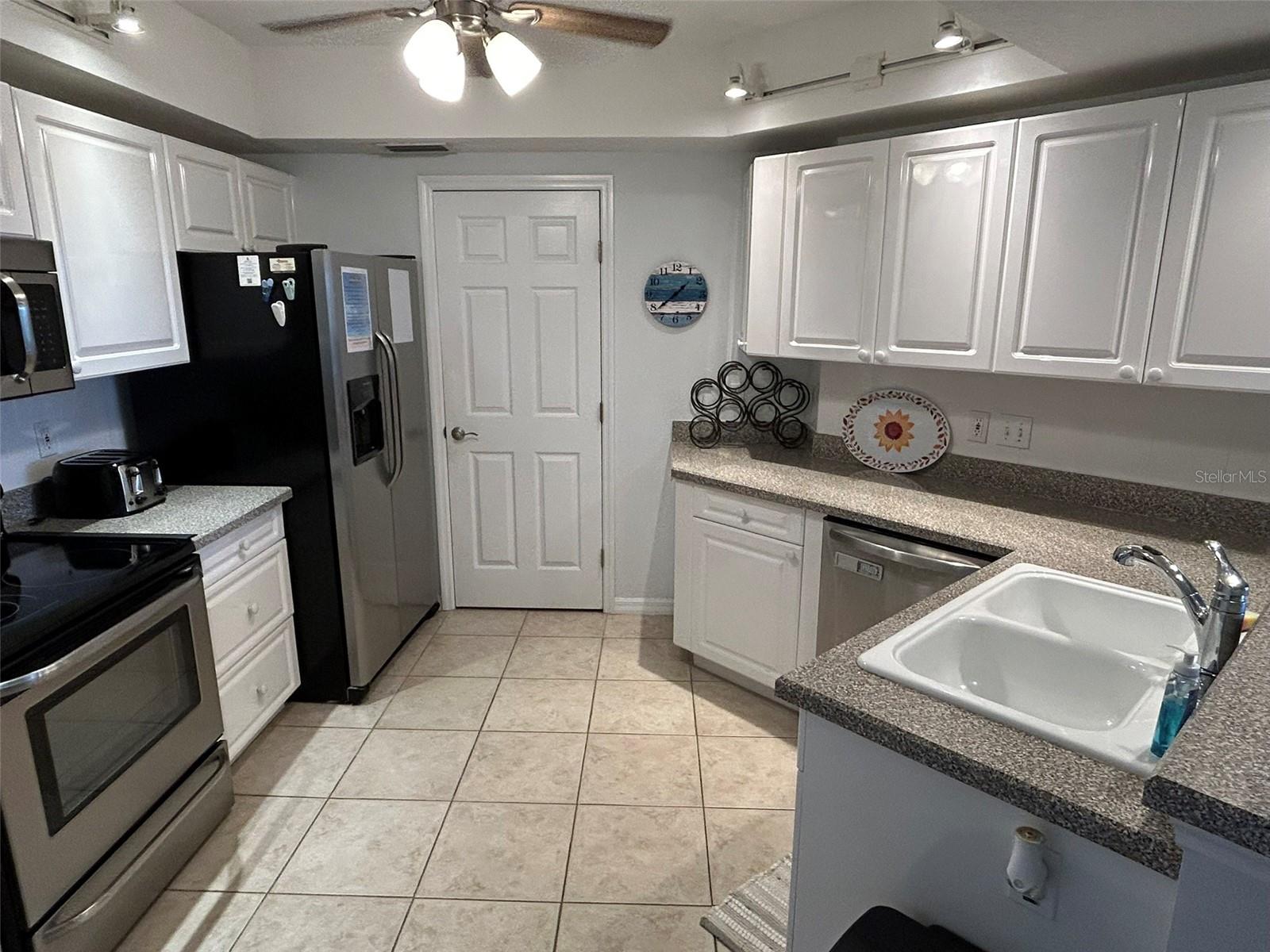 OCEAN WALK CONDO AT NSB BLDG 04 - Residential Lease