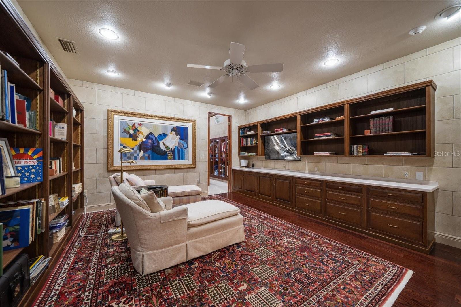 LITTLE PETE TR - Residential