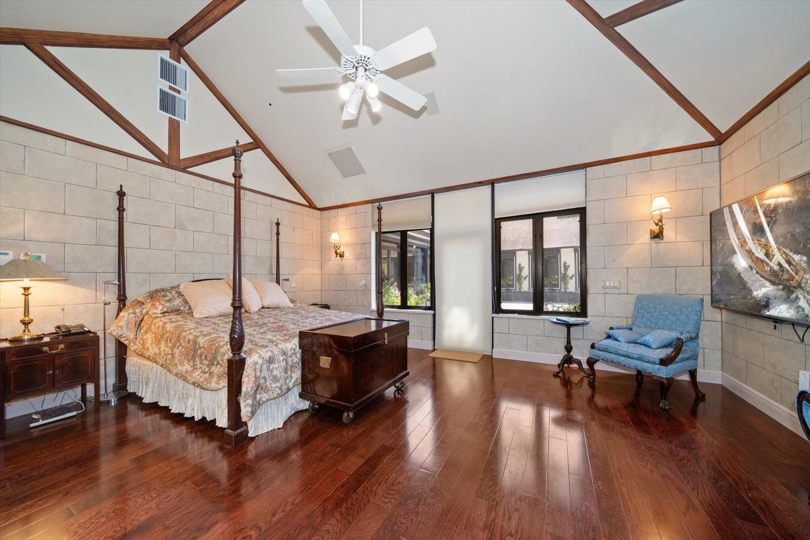 LITTLE PETE TR - Residential