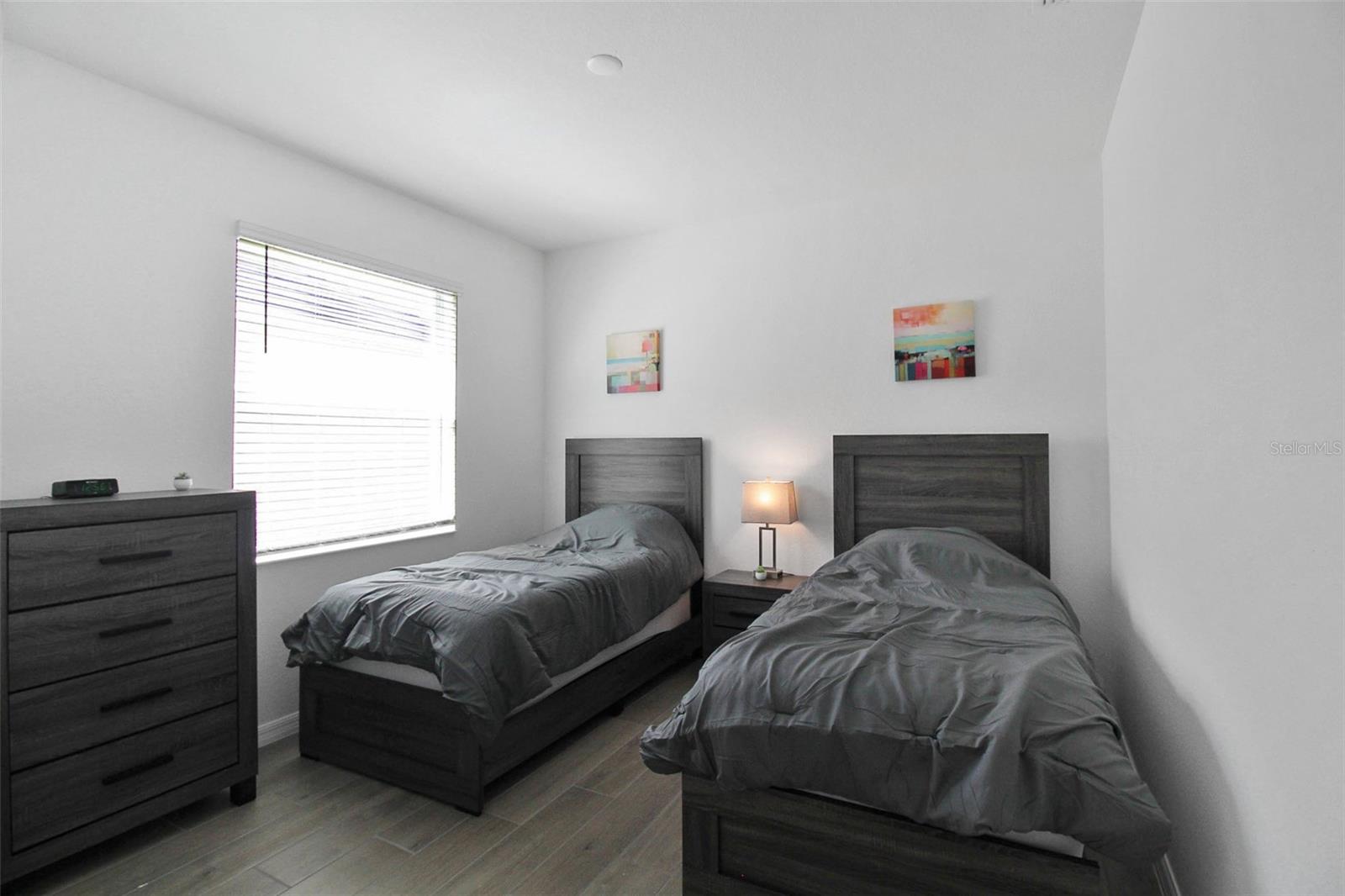 WELLEN PK GOLF & COUNTRY CLUB - Residential Lease