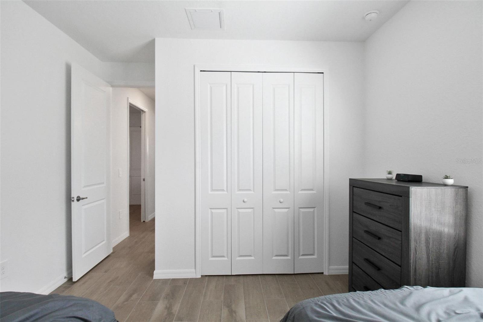 WELLEN PK GOLF & COUNTRY CLUB - Residential Lease