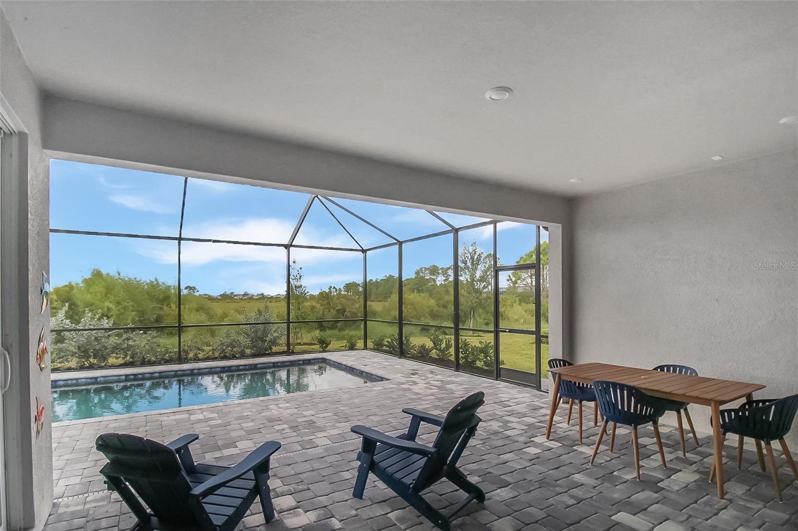 WELLEN PK GOLF & COUNTRY CLUB - Residential Lease