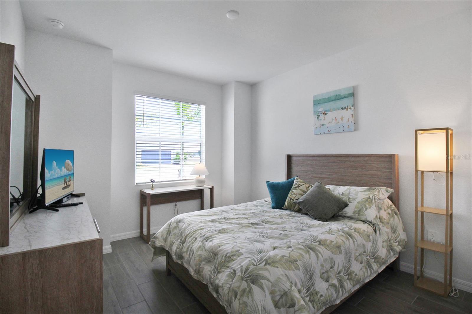 WELLEN PK GOLF & COUNTRY CLUB - Residential Lease