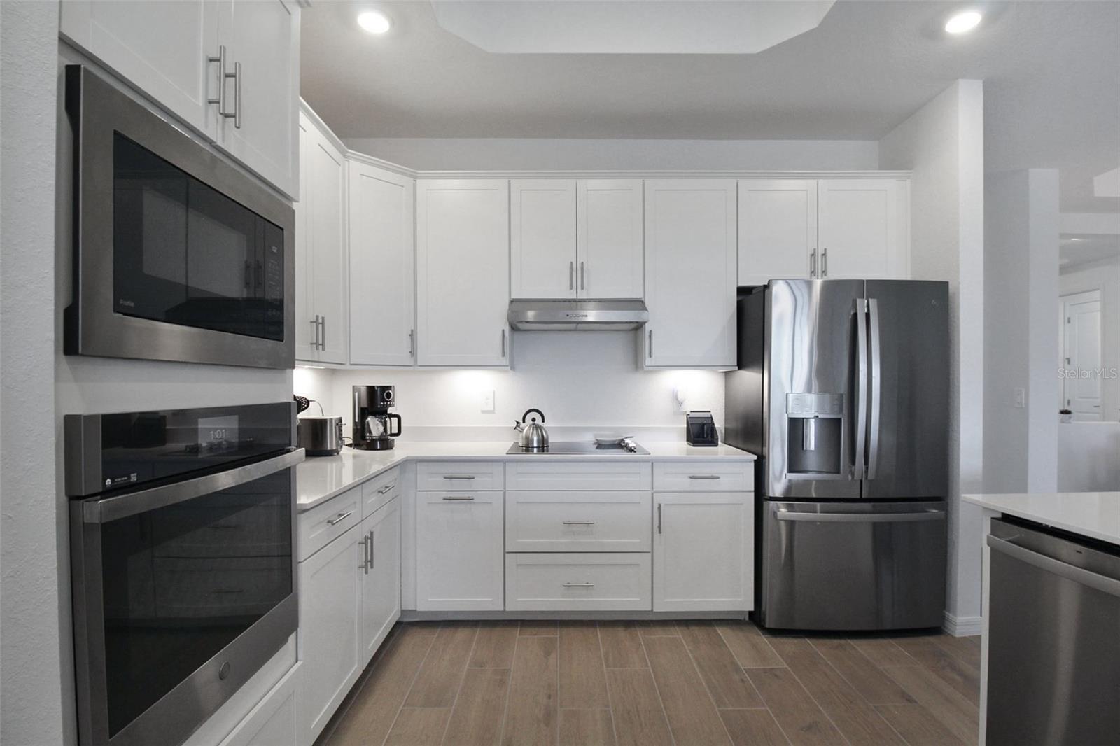 WELLEN PK GOLF & COUNTRY CLUB - Residential Lease