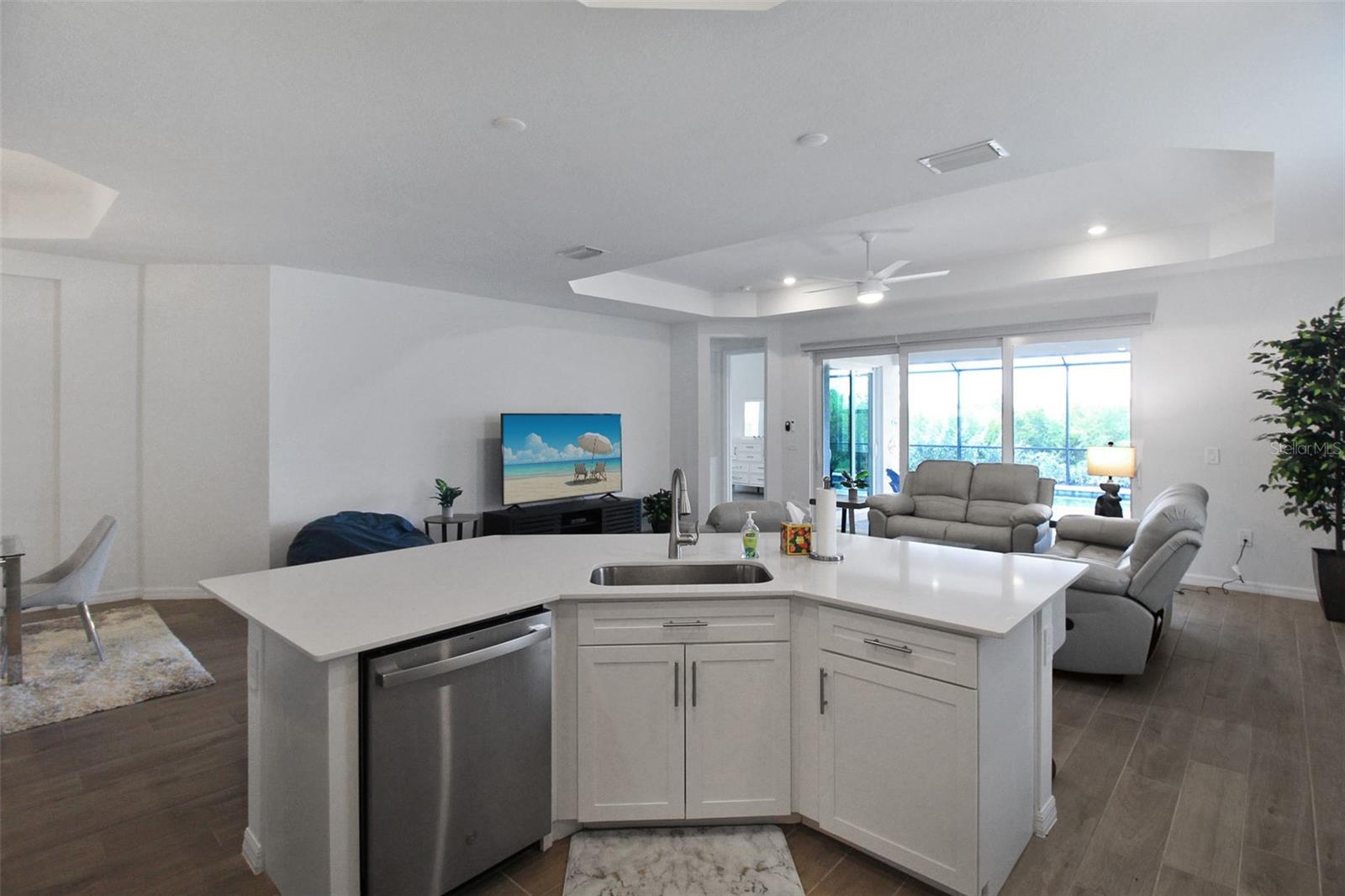 WELLEN PK GOLF & COUNTRY CLUB - Residential Lease