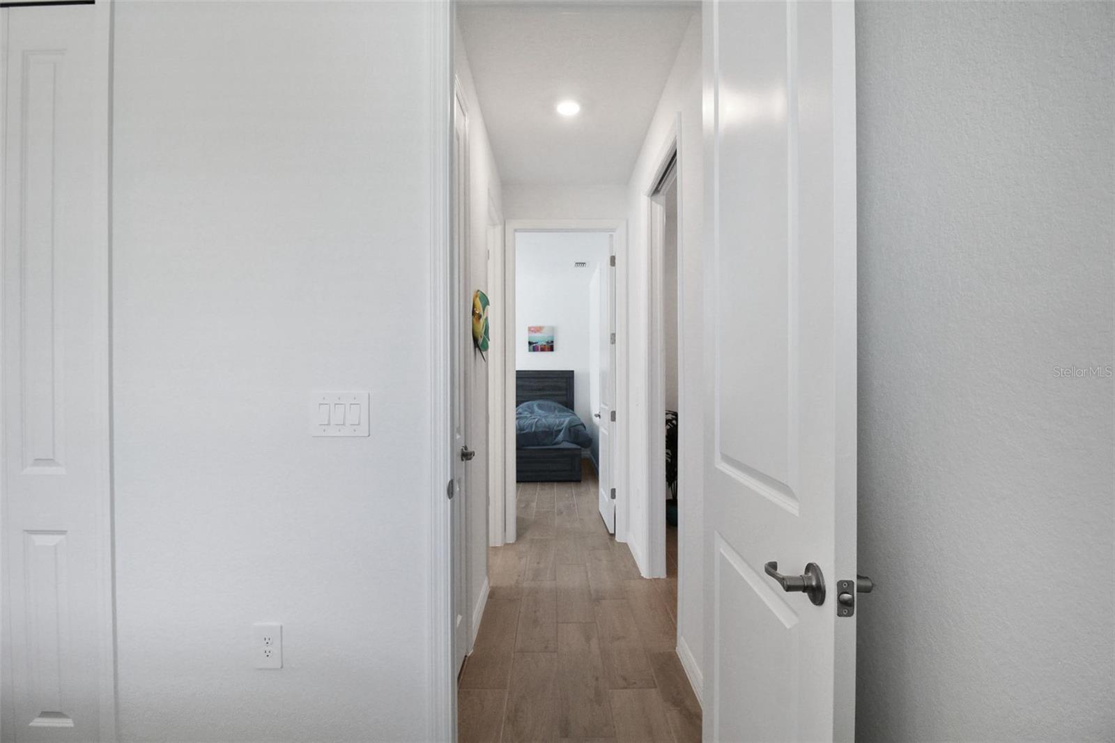 WELLEN PK GOLF & COUNTRY CLUB - Residential Lease