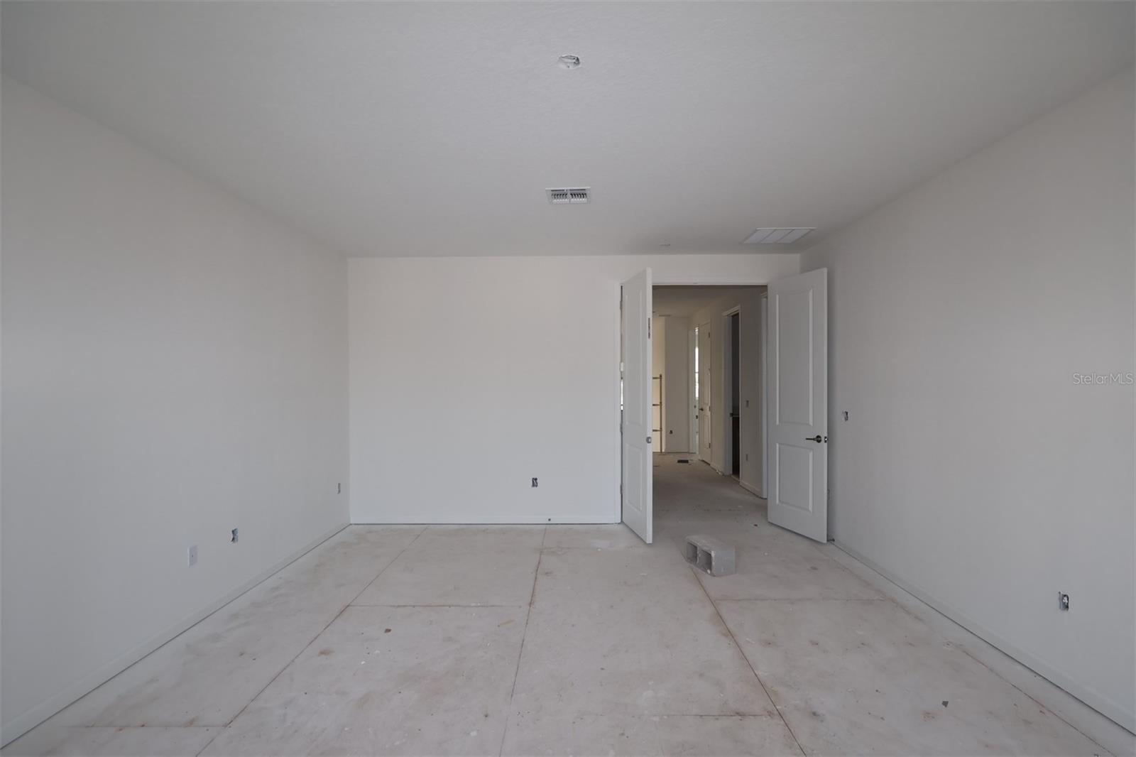CENTER LAKE ON THE PARK - Residential