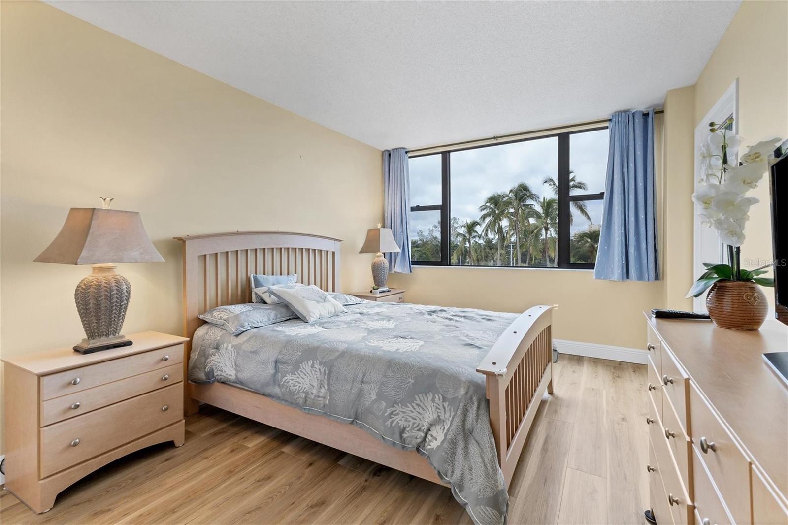 HARBOR TOWERS Y & R - Residential