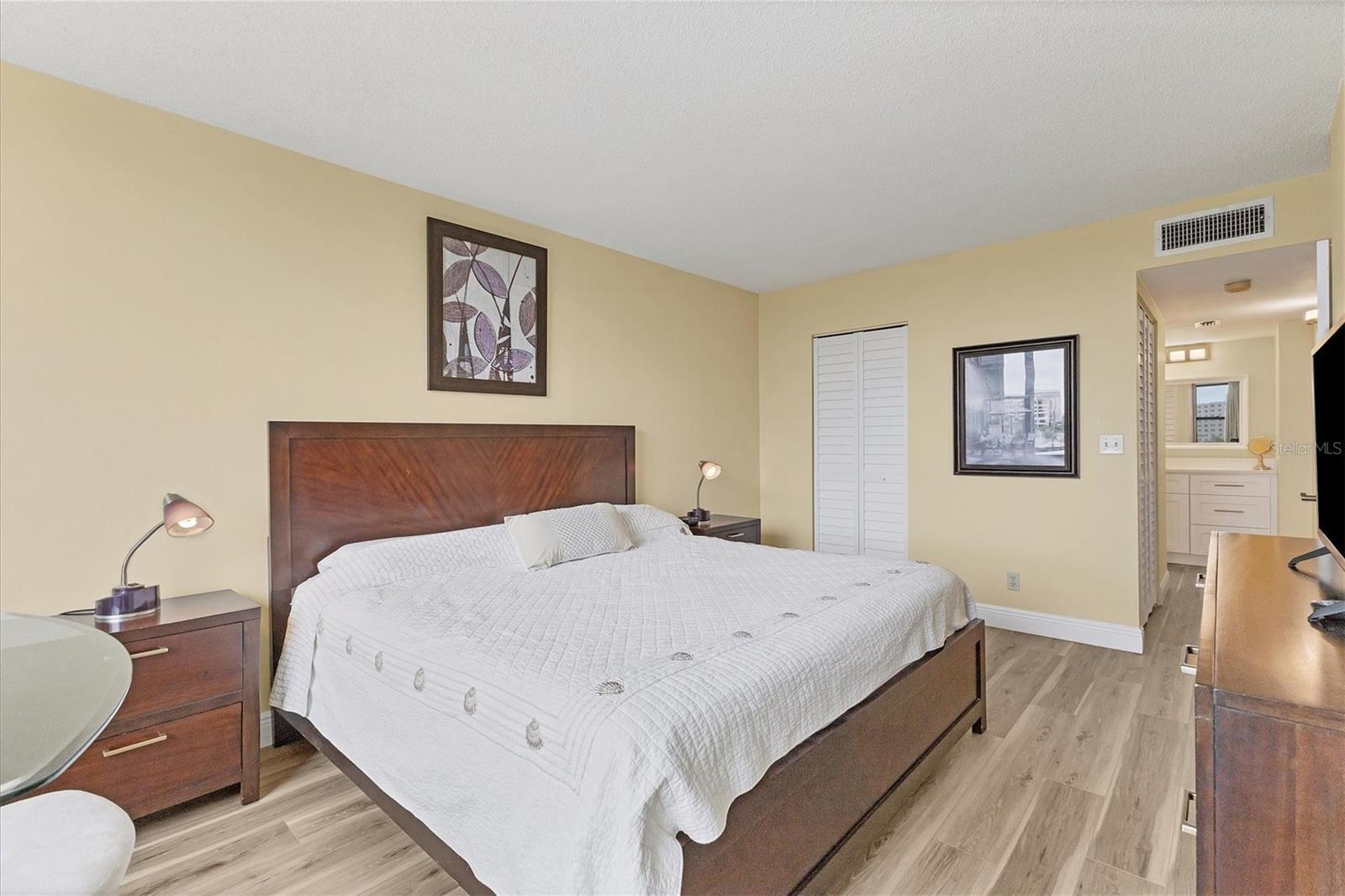 HARBOR TOWERS Y & R - Residential