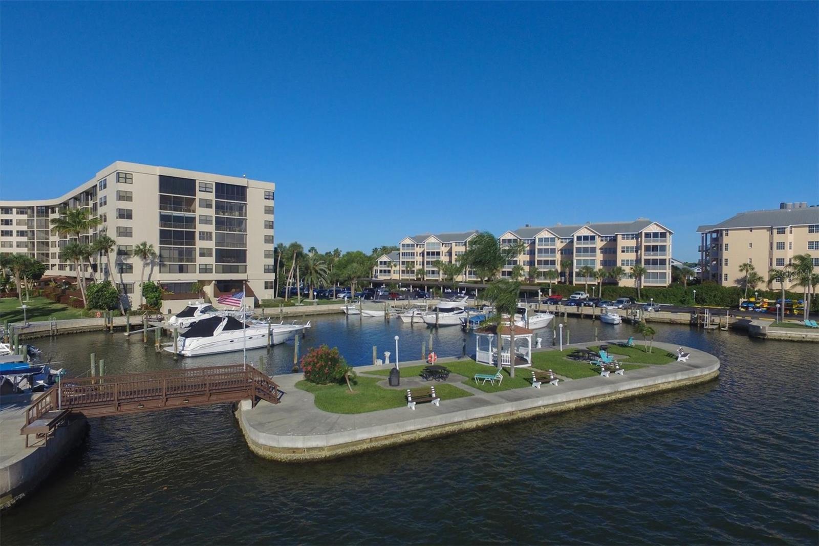 HARBOR TOWERS Y & R - Residential