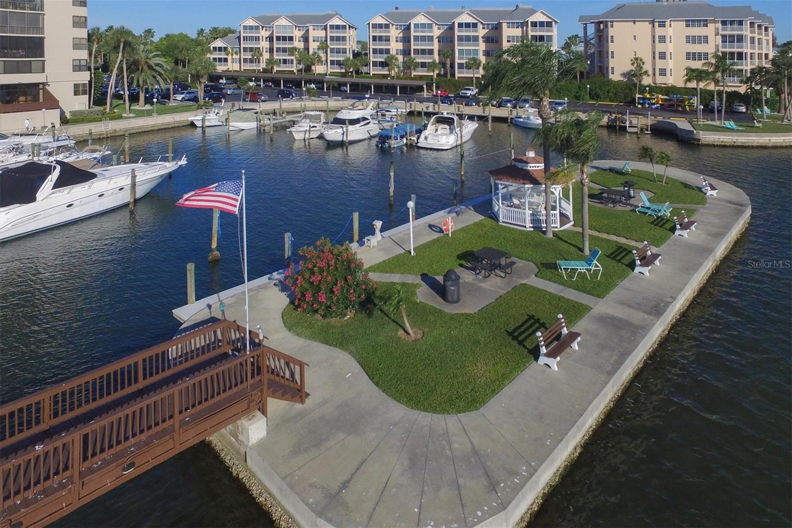 HARBOR TOWERS Y & R - Residential