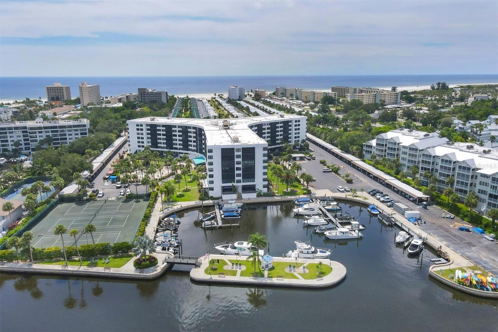 HARBOR TOWERS Y & R - Residential